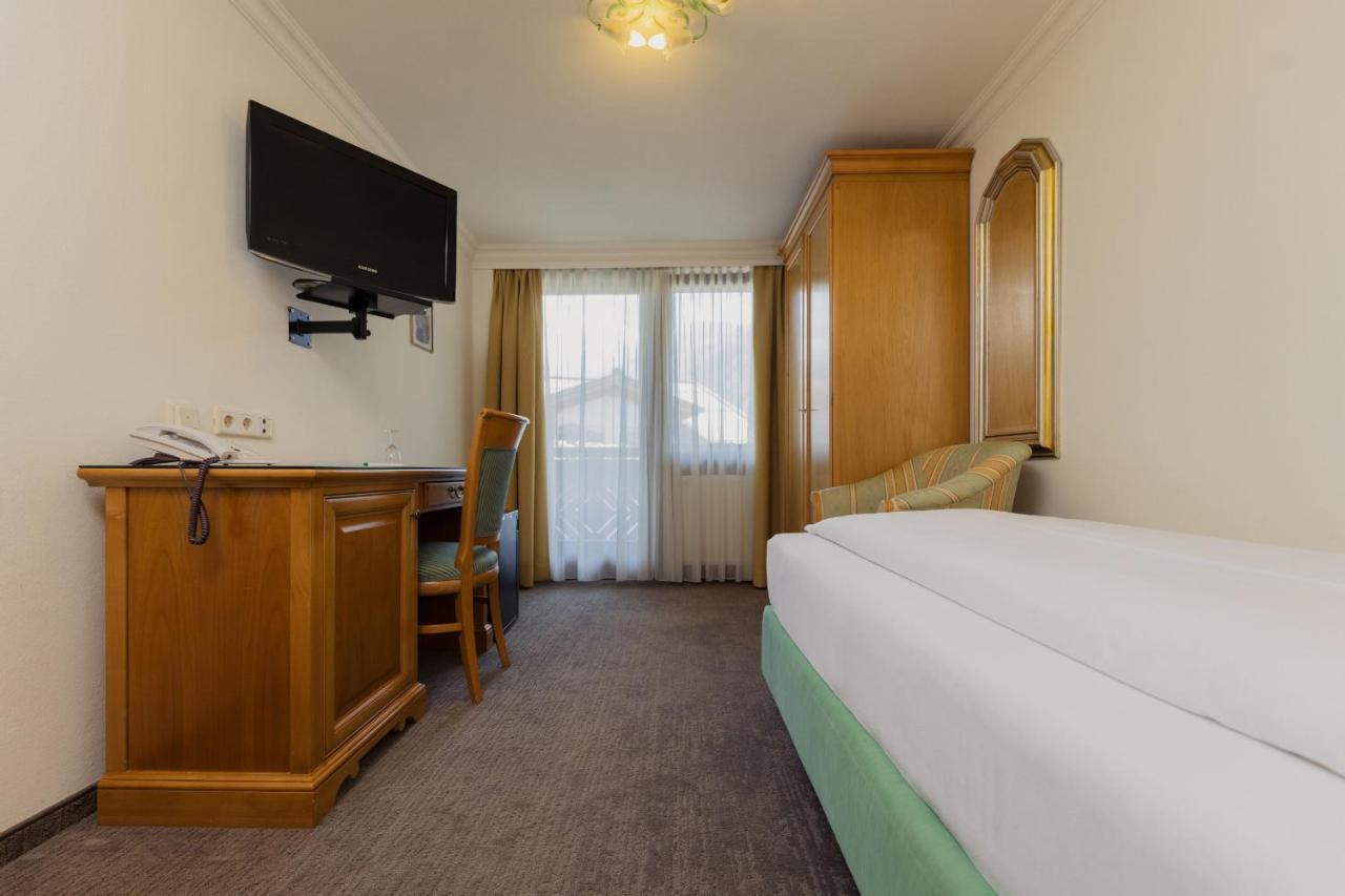 Hotel Tauernhof Капрун Екстериор снимка