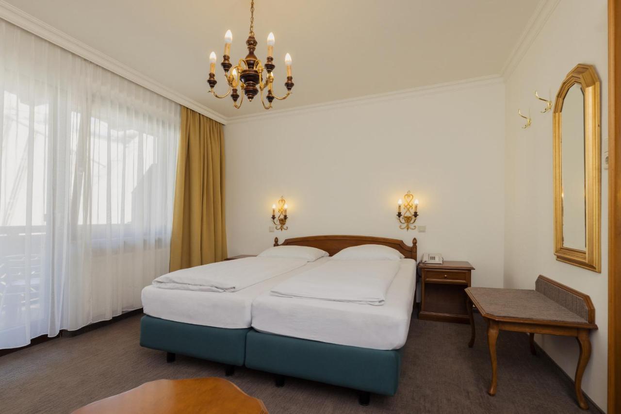 Hotel Tauernhof Капрун Екстериор снимка