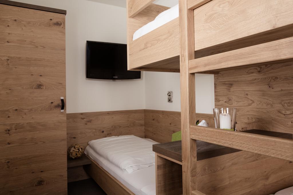 Hotel Tauernhof Капрун Стая снимка