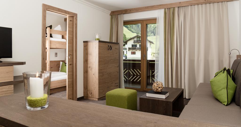 Hotel Tauernhof Капрун Стая снимка
